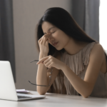 眼精疲労サムネイル_鍼灸院LapisThree